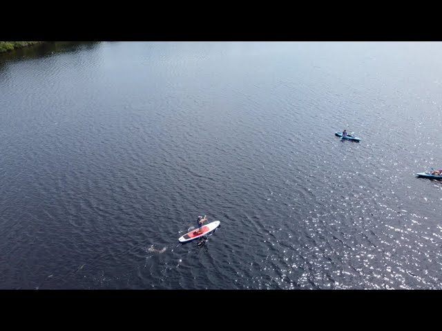 Descubre las Mejores Aventuras Acuáticas: Kayak y Paddle Board en los Lagos de la Sierra