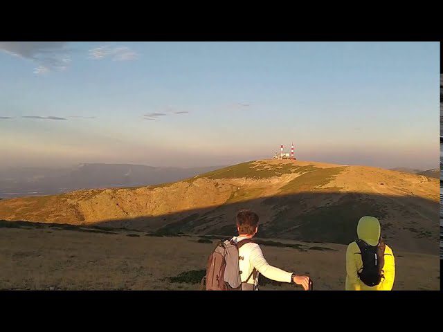 Explora Senderos Nocturnos: Descubre la Magia de la Sierra de Madrid Iluminada por la Luna