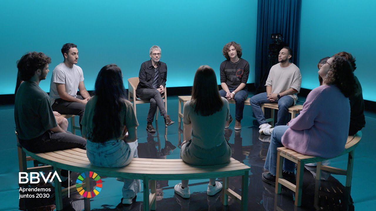 Emigrar a España: Un Viaje de Oportunidades y Desafíos – Guía Completa 2023