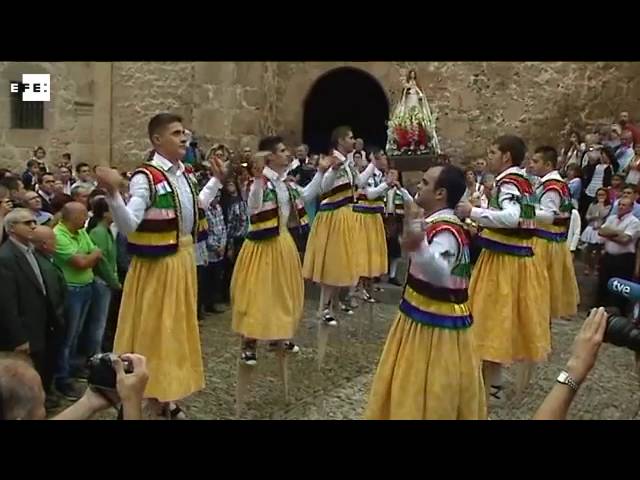 La-Danza-de-los-Zancos-en-Anguiano-La-Rioja-Equilibrio-y-Tradicion | CR Diario La Danza de los Zancos en Anguiano La Rioja: Equilibrio y Tradición