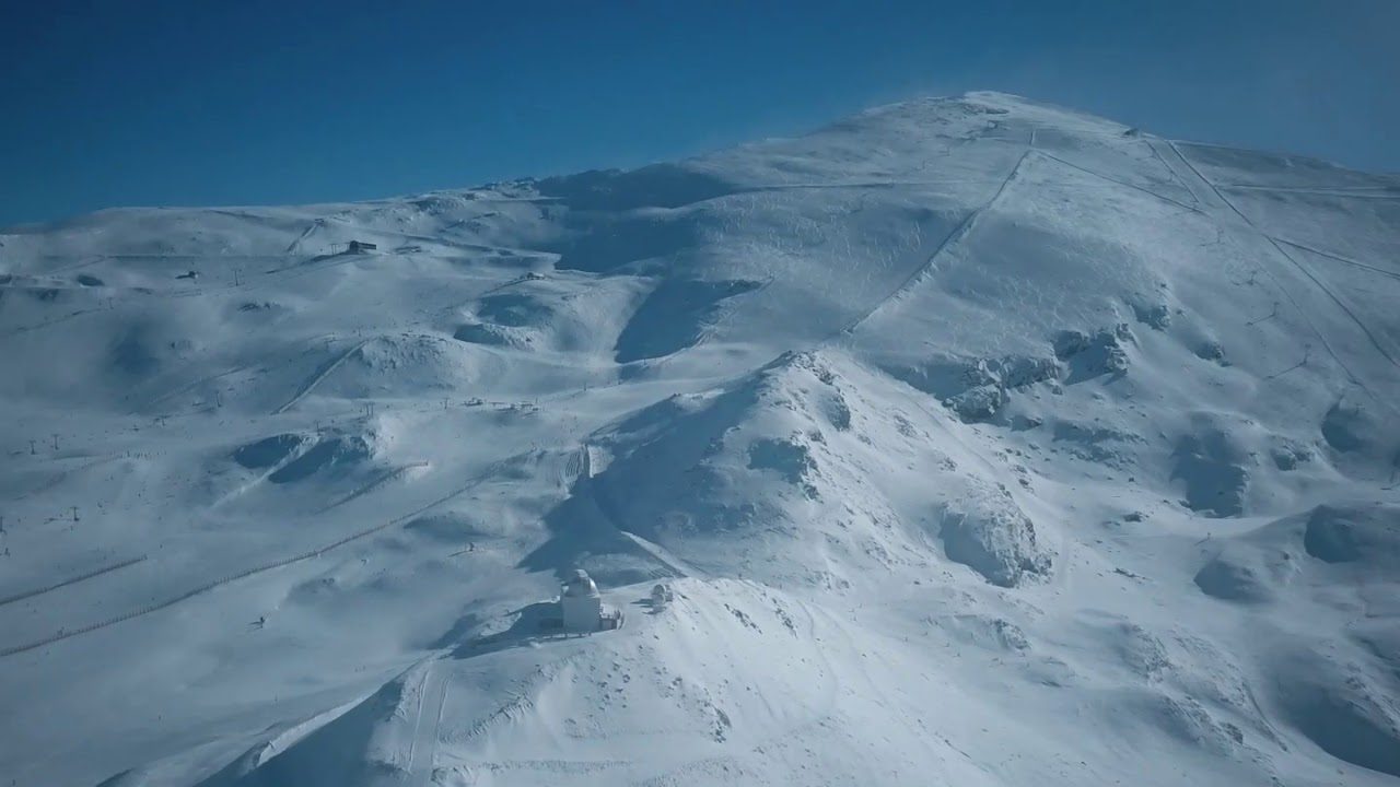 Disfruta de Sierra Nevada desde las Alturas: Descubre los Mejores Vuelos Panorámicos para una Experiencia Inolvidable
