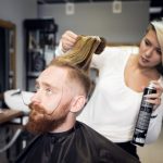 Cuidado capilar y estética amplían los servicios de las peluquerías unisex